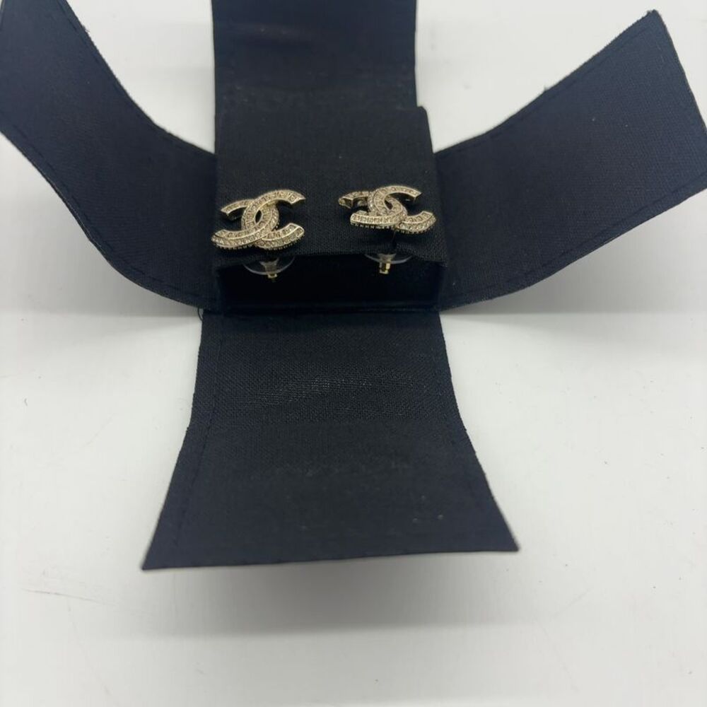 CHANEL Gold Earrings - Picture 2 of 3